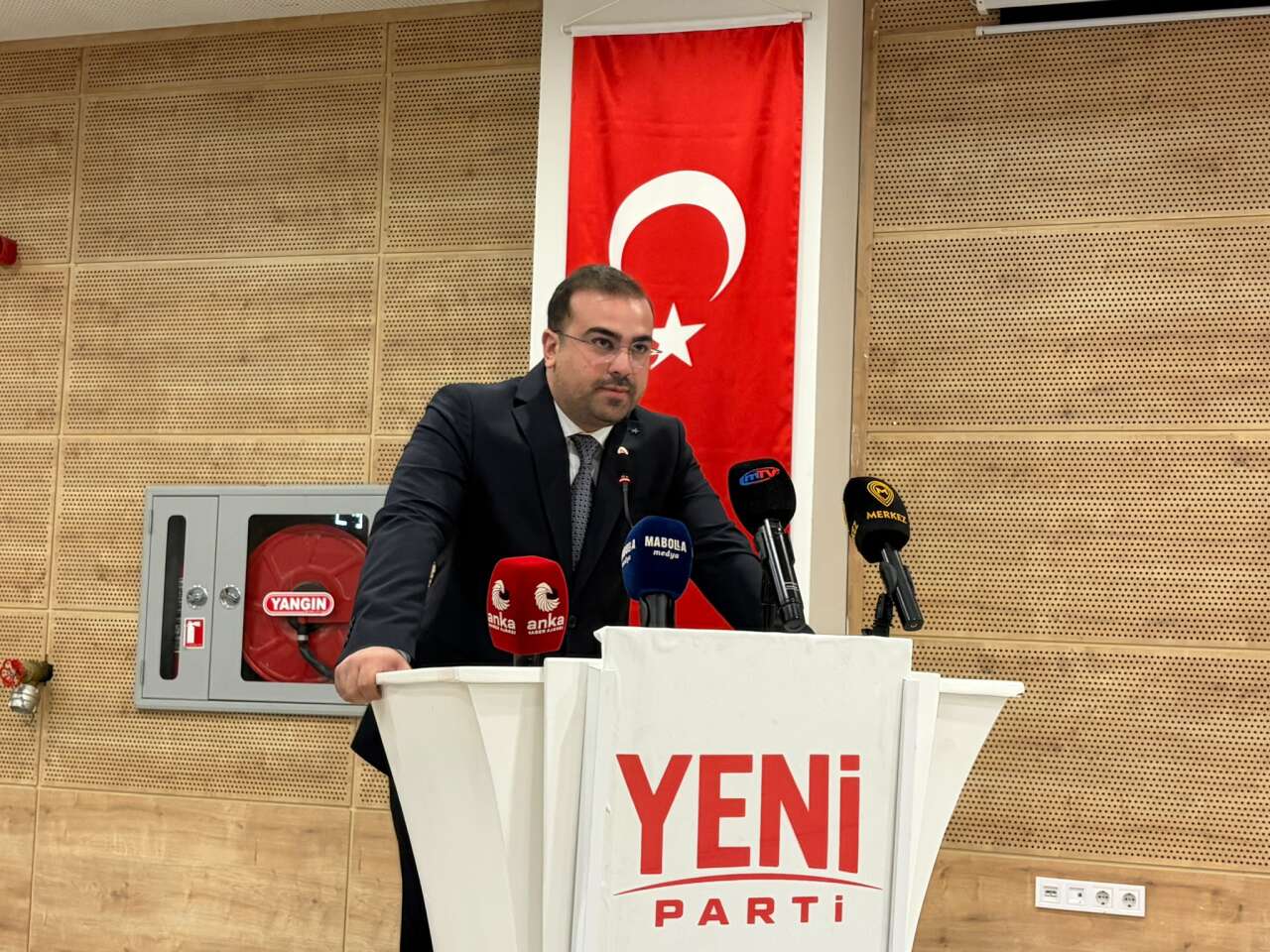 Menteşe’de Yeni Parti Ön Seçimi Başladı: İki Aday Başkanlık İçin Yarışıyor 8